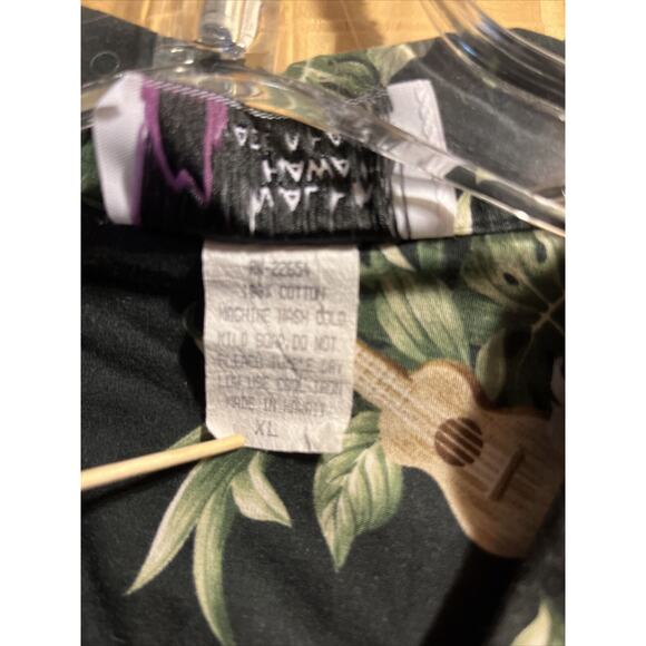 Malihini Vintage Men’s XL Black Floral SS Button Down Cotton Hawaiian Shirt - Picture 3 of 16